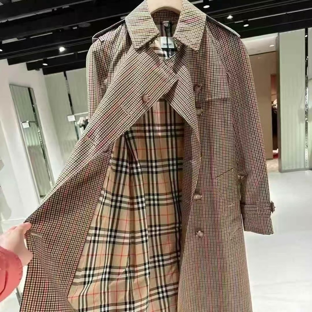 New Burberry vintage check trench coat with check lining